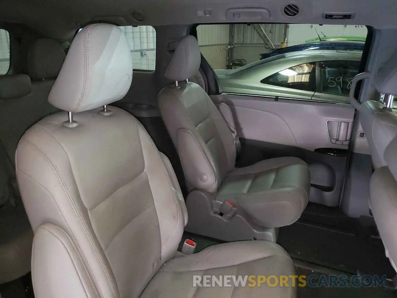 6 Фотография поврежденного автомобиля 5TDDZ3DC8KS222850 TOYOTA SIENNA 2019