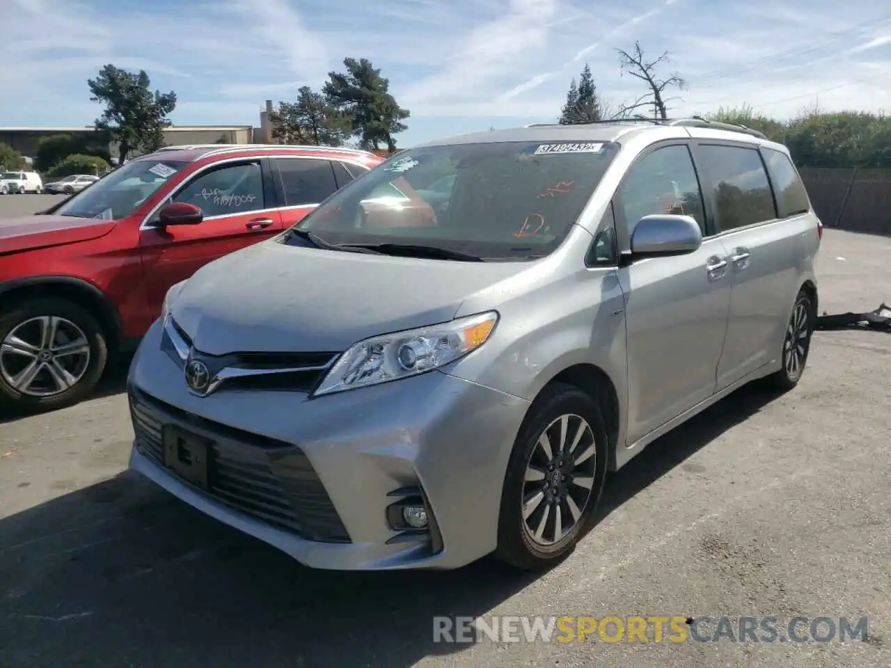 2 Photograph of a damaged car 5TDDZ3DC8KS224257 TOYOTA SIENNA 2019