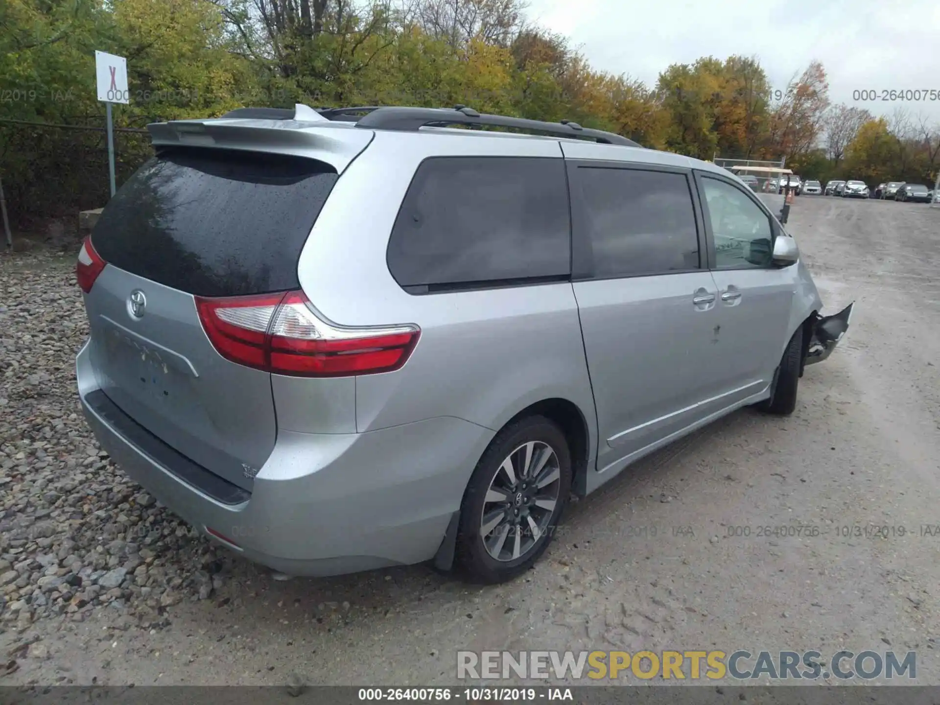 4 Photograph of a damaged car 5TDDZ3DC8KS224467 TOYOTA SIENNA 2019