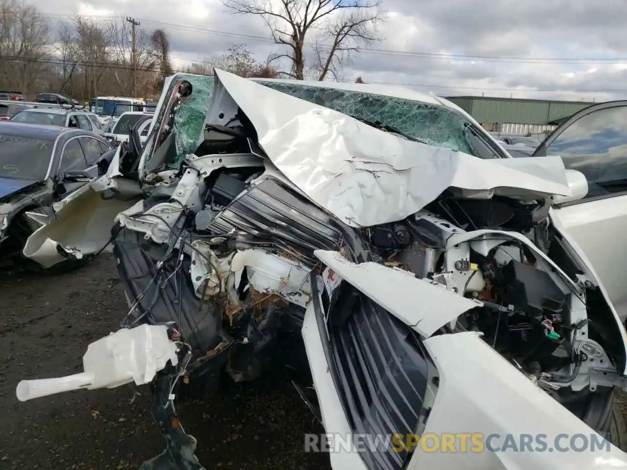 7 Photograph of a damaged car 5TDDZ3DC8KS225327 TOYOTA SIENNA 2019