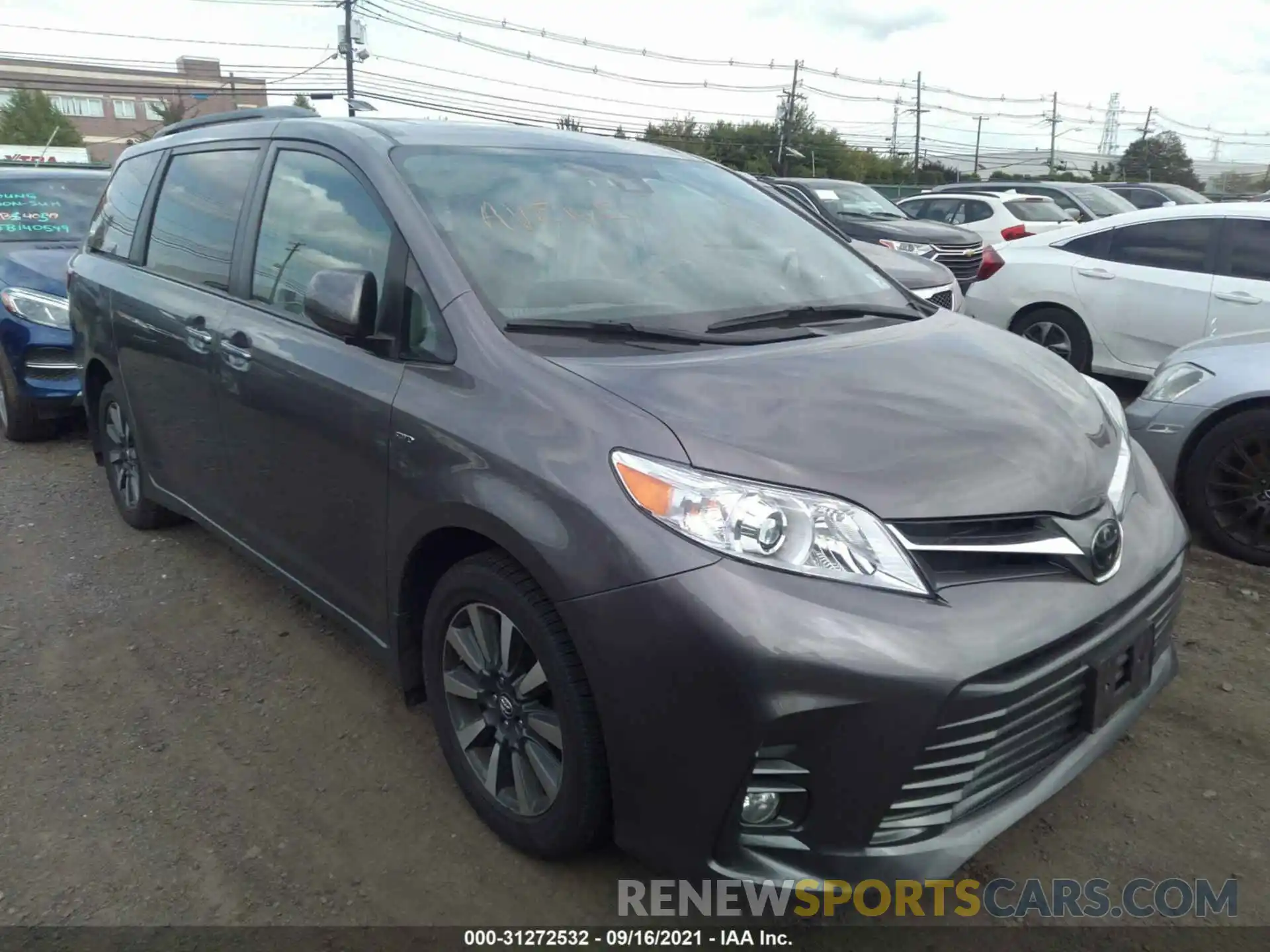 1 Photograph of a damaged car 5TDDZ3DC8KS226462 TOYOTA SIENNA 2019