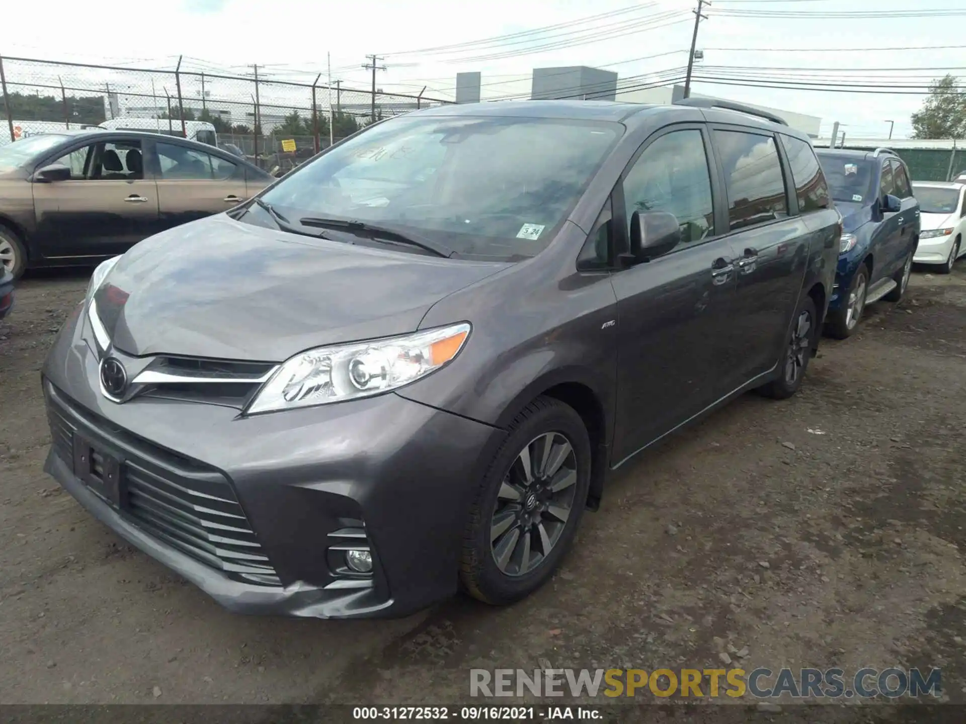 2 Photograph of a damaged car 5TDDZ3DC8KS226462 TOYOTA SIENNA 2019