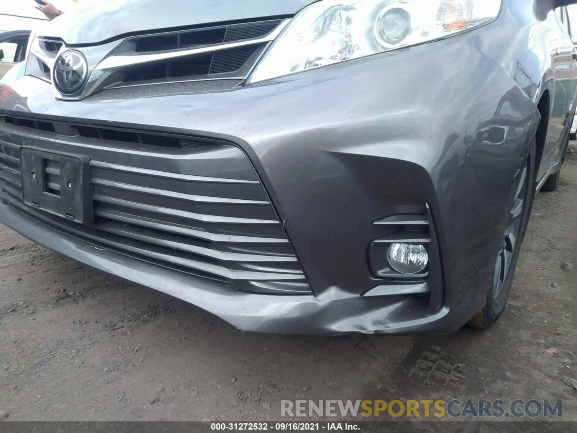 6 Photograph of a damaged car 5TDDZ3DC8KS226462 TOYOTA SIENNA 2019