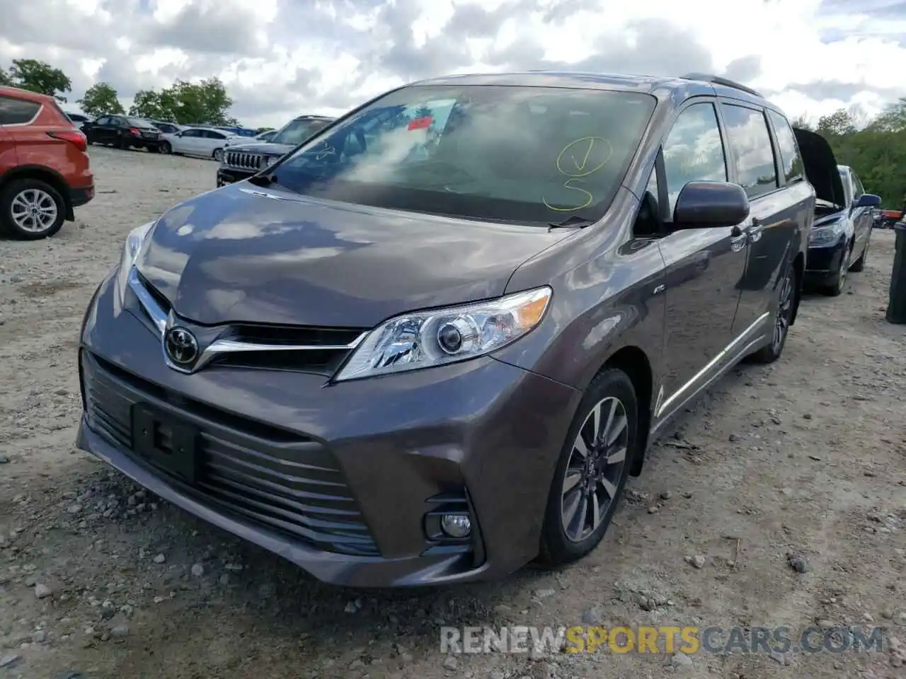 2 Photograph of a damaged car 5TDDZ3DC8KS226946 TOYOTA SIENNA 2019