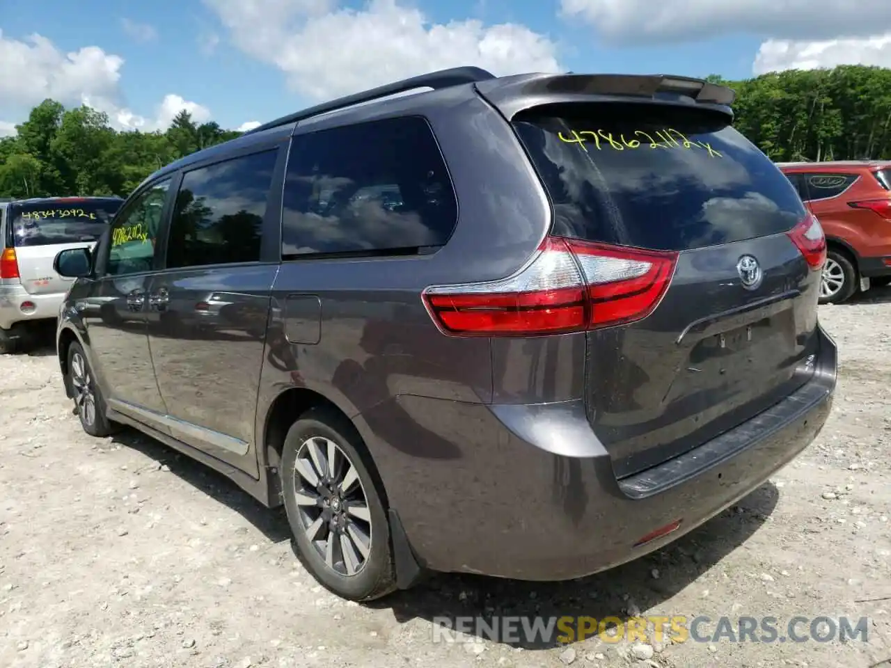 3 Фотография поврежденного автомобиля 5TDDZ3DC8KS226946 TOYOTA SIENNA 2019