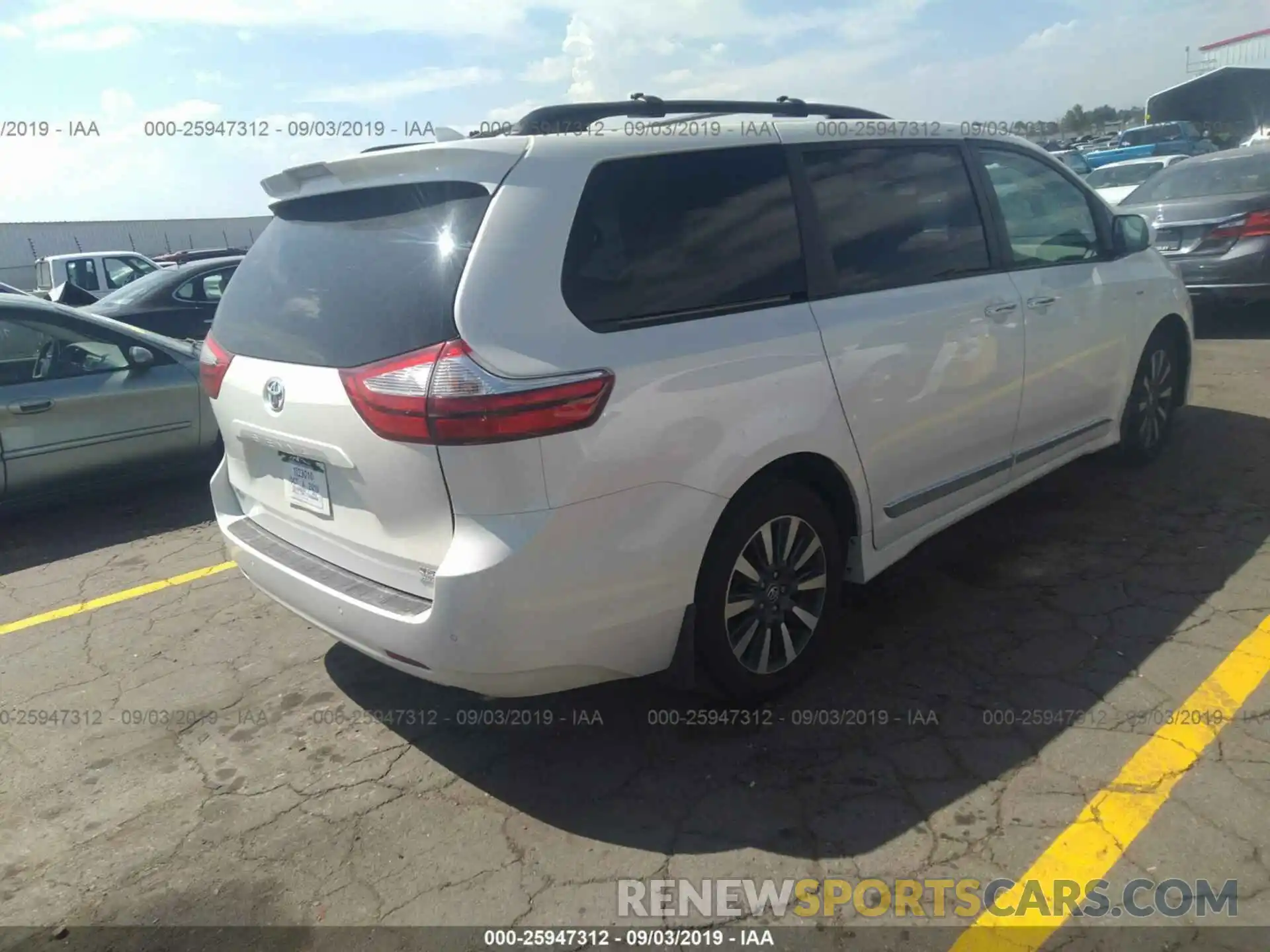 4 Фотография поврежденного автомобиля 5TDDZ3DC9KS216796 TOYOTA SIENNA 2019