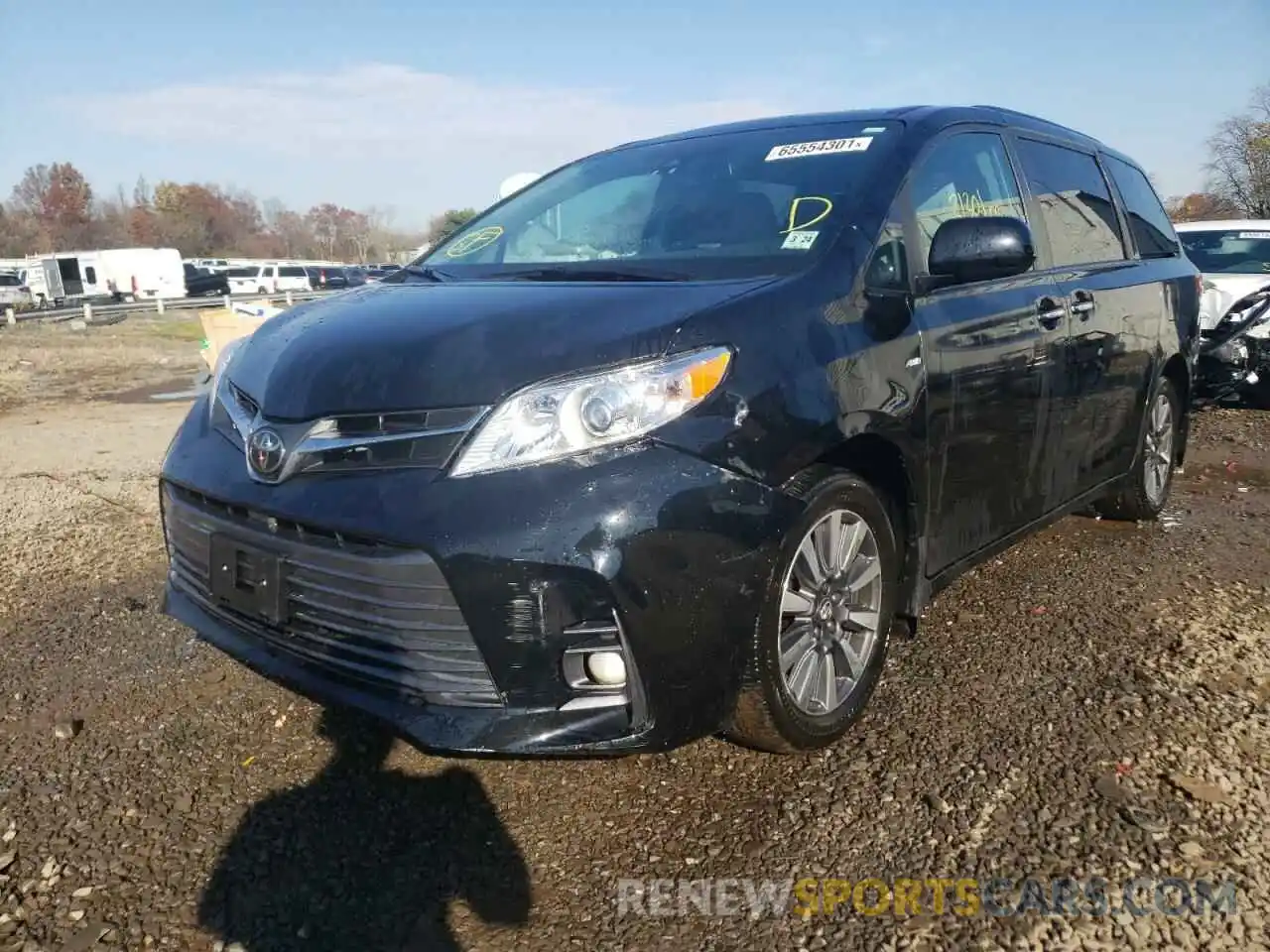 2 Photograph of a damaged car 5TDDZ3DC9KS217060 TOYOTA SIENNA 2019