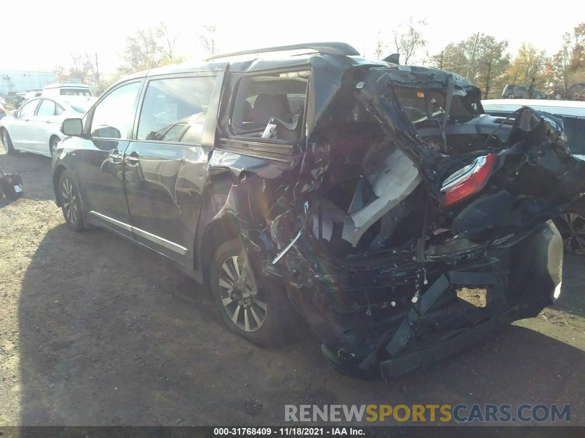 3 Photograph of a damaged car 5TDDZ3DC9KS218063 TOYOTA SIENNA 2019