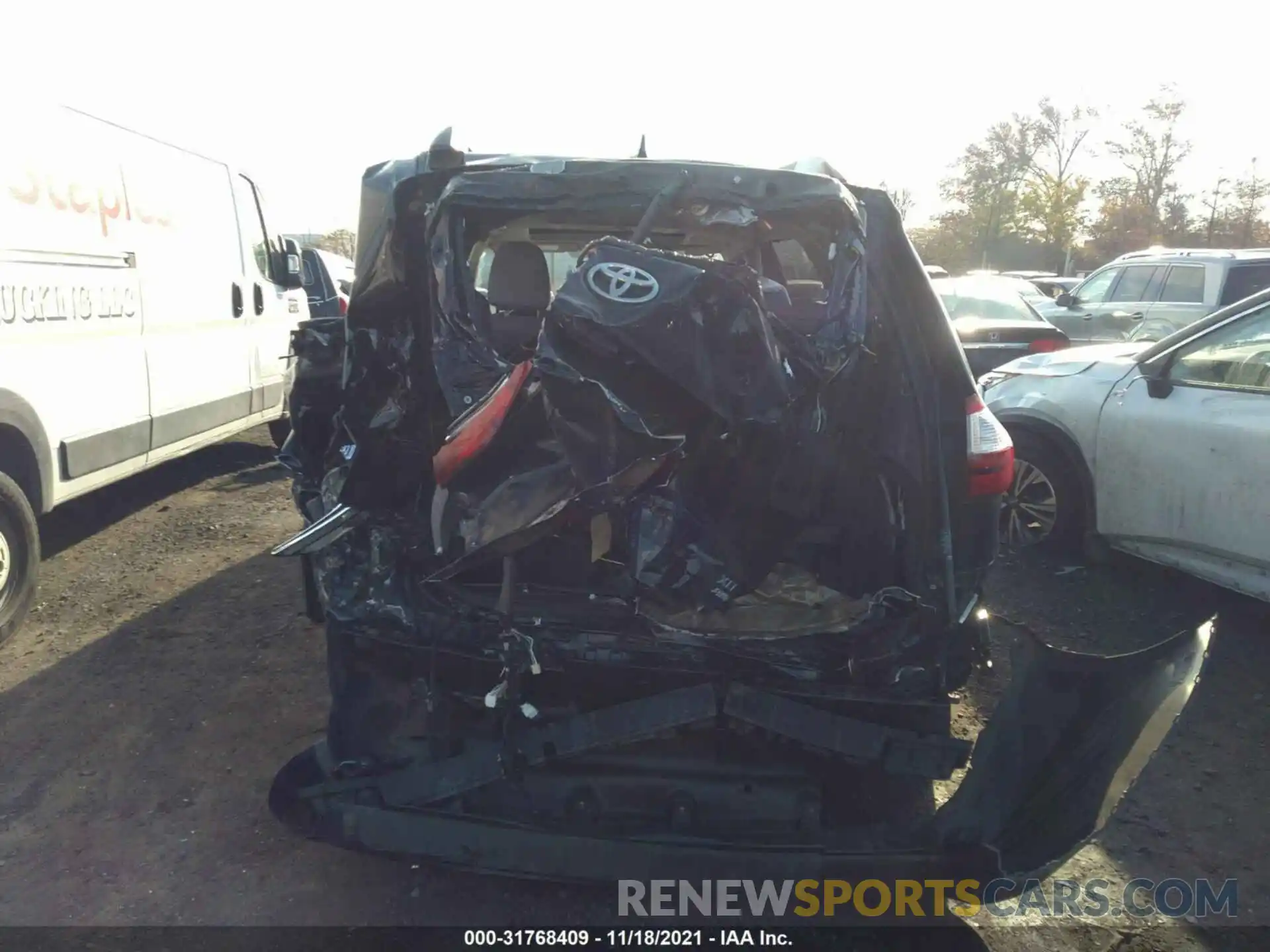 6 Photograph of a damaged car 5TDDZ3DC9KS218063 TOYOTA SIENNA 2019