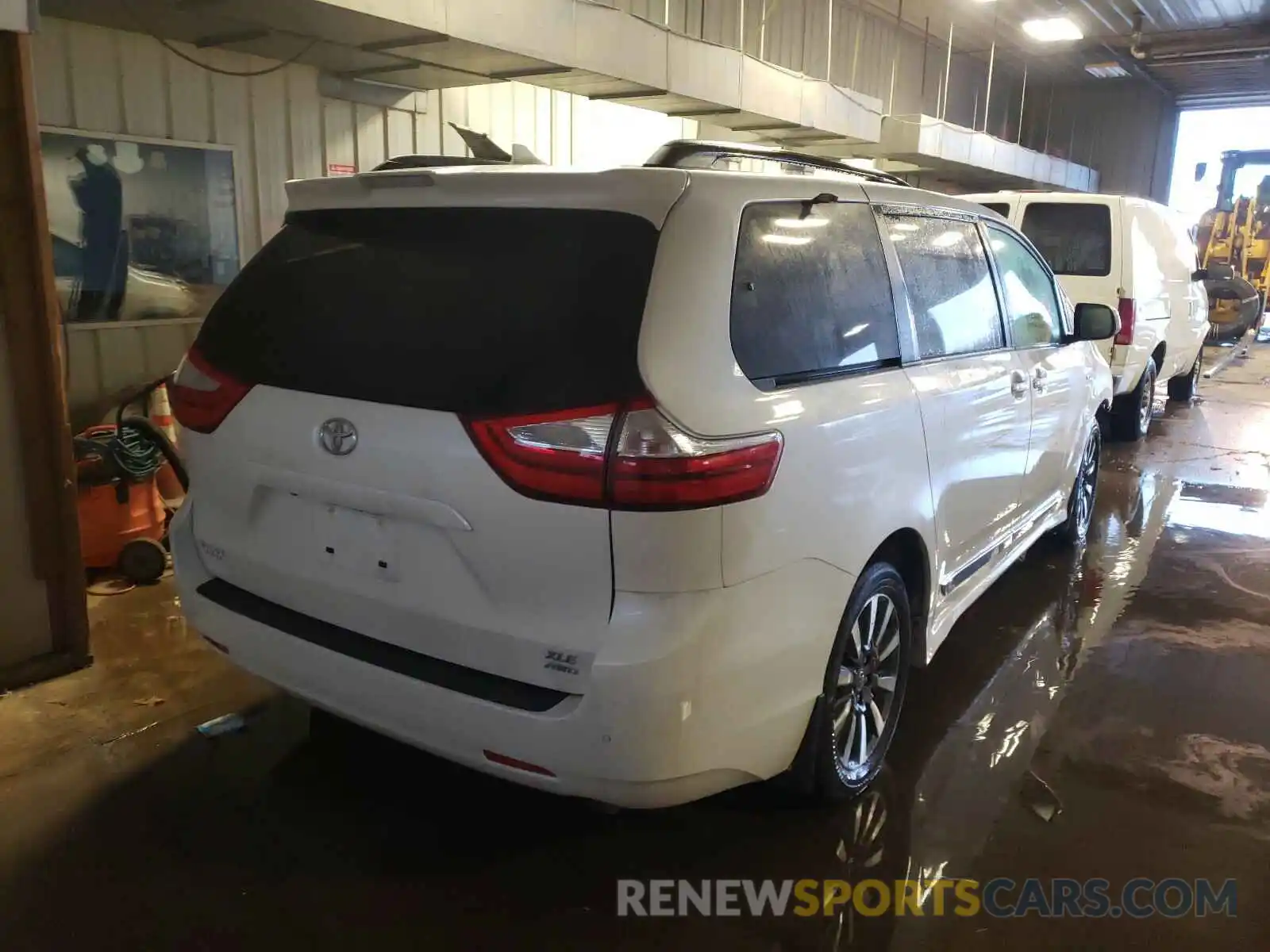 4 Фотография поврежденного автомобиля 5TDDZ3DC9KS218094 TOYOTA SIENNA 2019