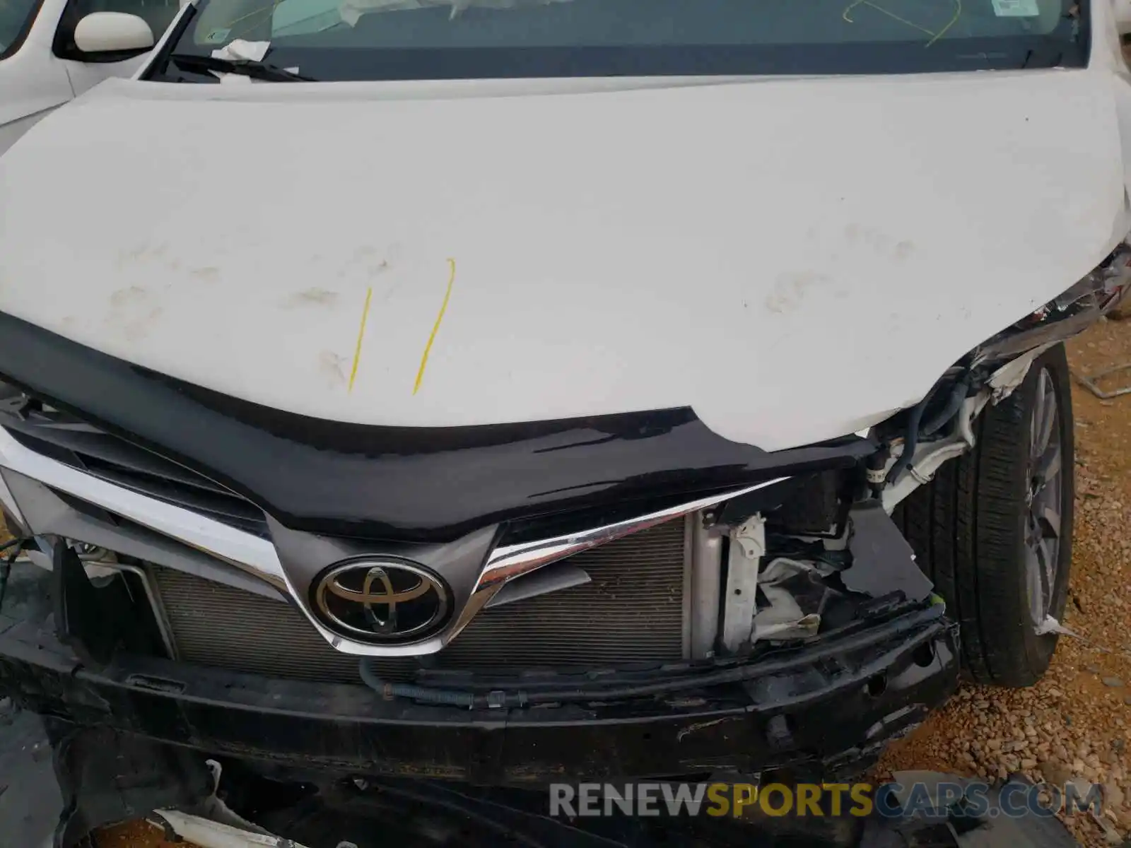 7 Photograph of a damaged car 5TDDZ3DC9KS220220 TOYOTA SIENNA 2019