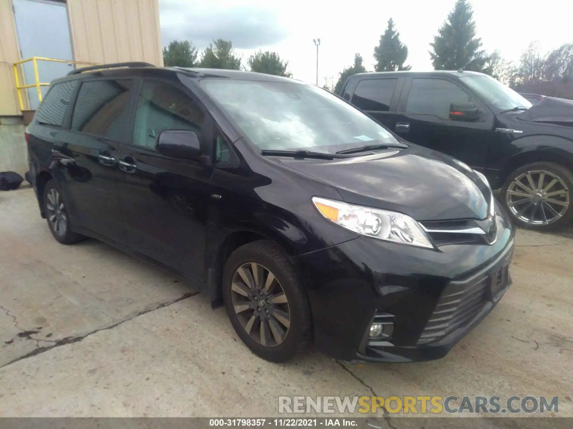 1 Photograph of a damaged car 5TDDZ3DC9KS221657 TOYOTA SIENNA 2019