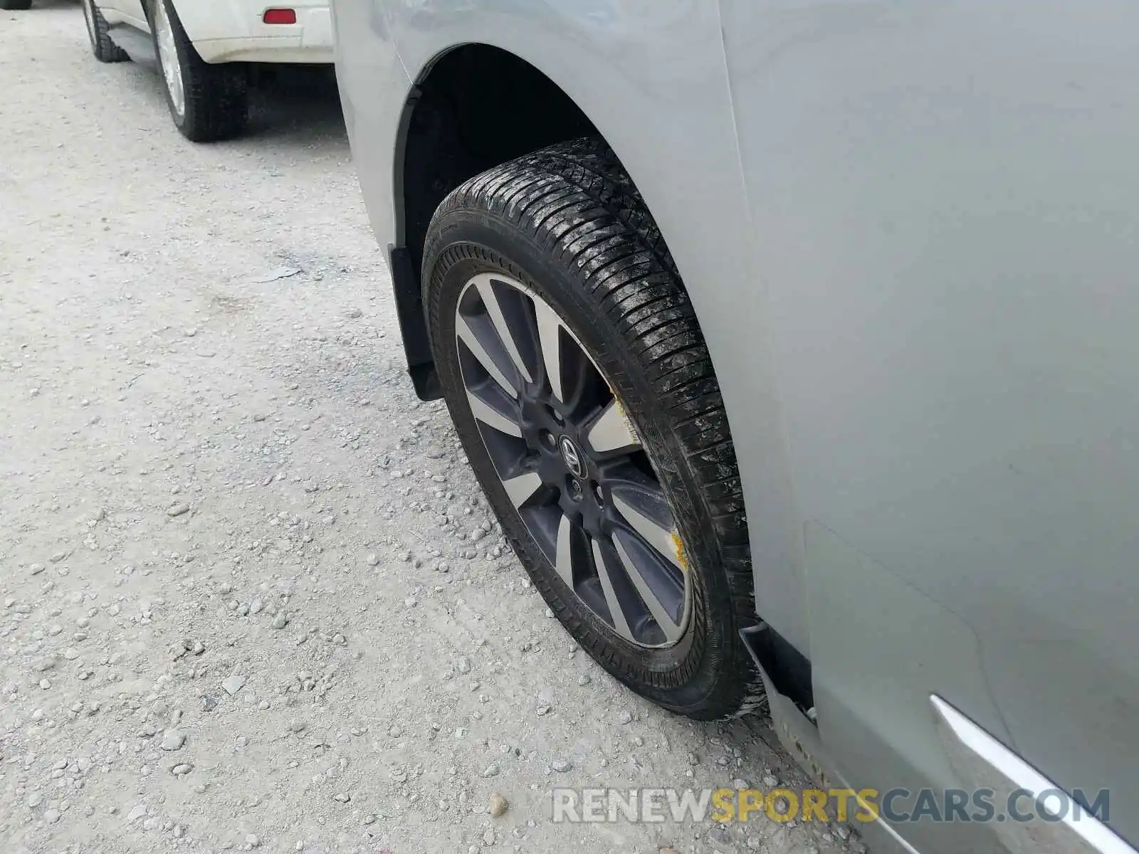 10 Photograph of a damaged car 5TDDZ3DC9KS224588 TOYOTA SIENNA 2019