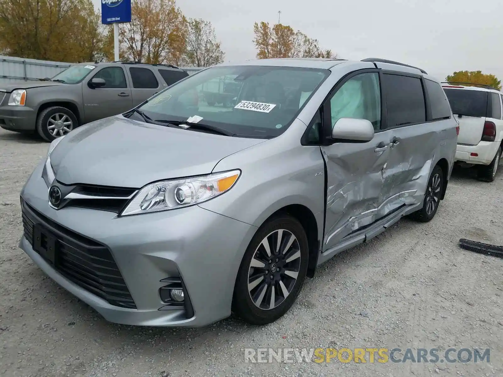 2 Photograph of a damaged car 5TDDZ3DC9KS224588 TOYOTA SIENNA 2019