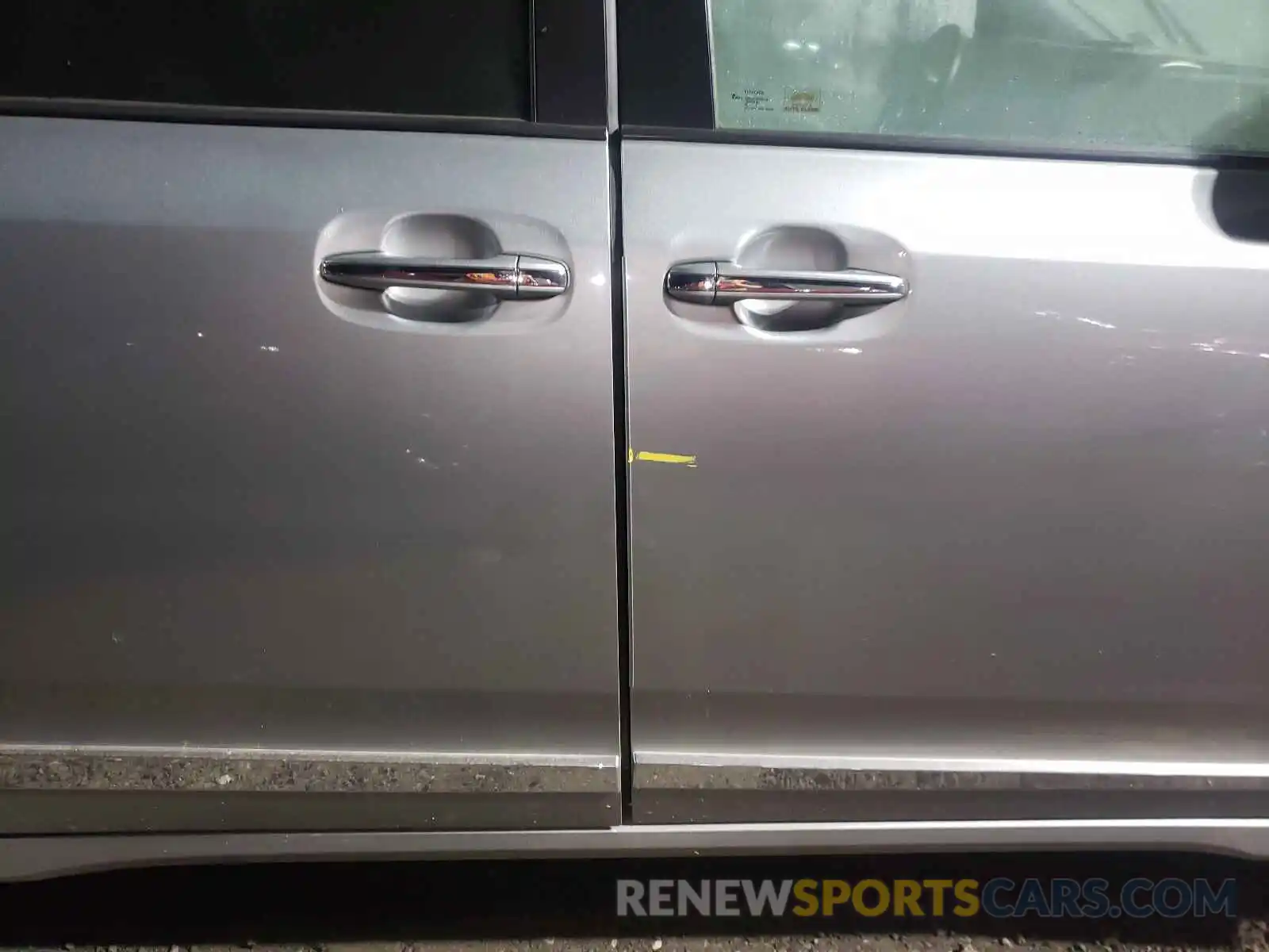 9 Photograph of a damaged car 5TDDZ3DC9KS225644 TOYOTA SIENNA 2019