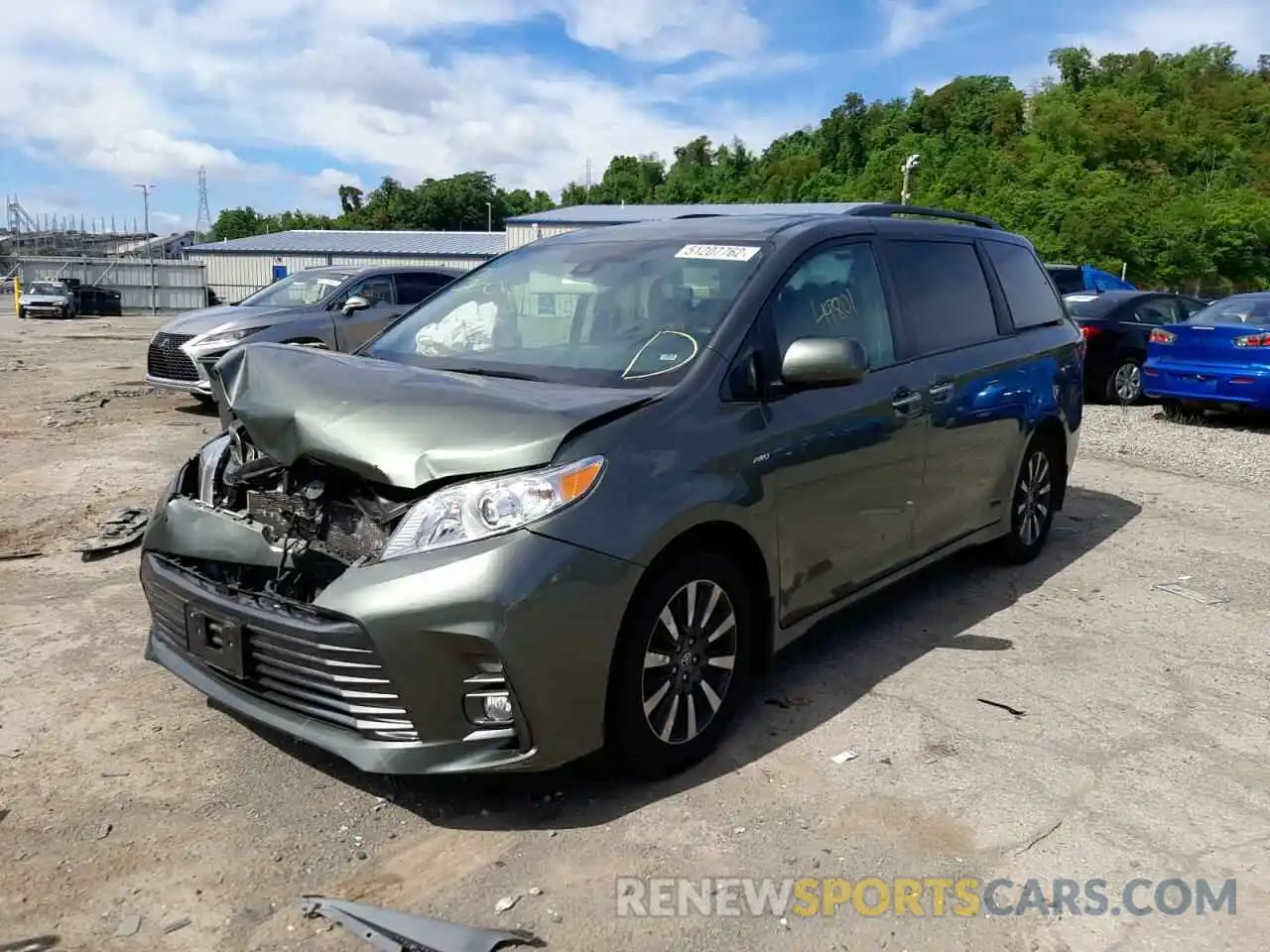 2 Фотография поврежденного автомобиля 5TDDZ3DCXKS216029 TOYOTA SIENNA 2019