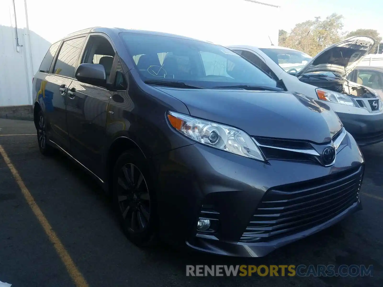 1 Photograph of a damaged car 5TDDZ3DCXKS218413 TOYOTA SIENNA 2019