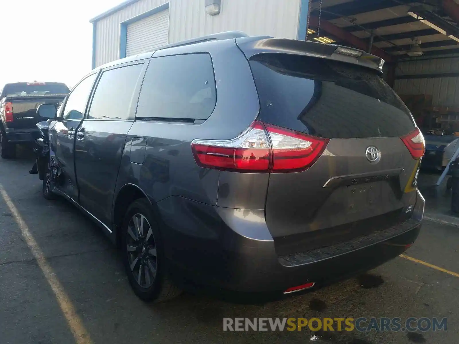 3 Photograph of a damaged car 5TDDZ3DCXKS218413 TOYOTA SIENNA 2019