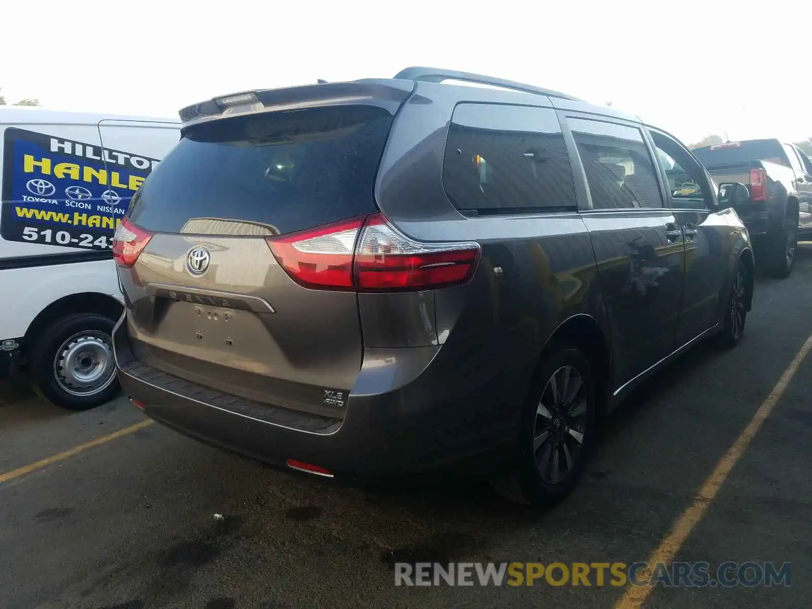 4 Photograph of a damaged car 5TDDZ3DCXKS218413 TOYOTA SIENNA 2019