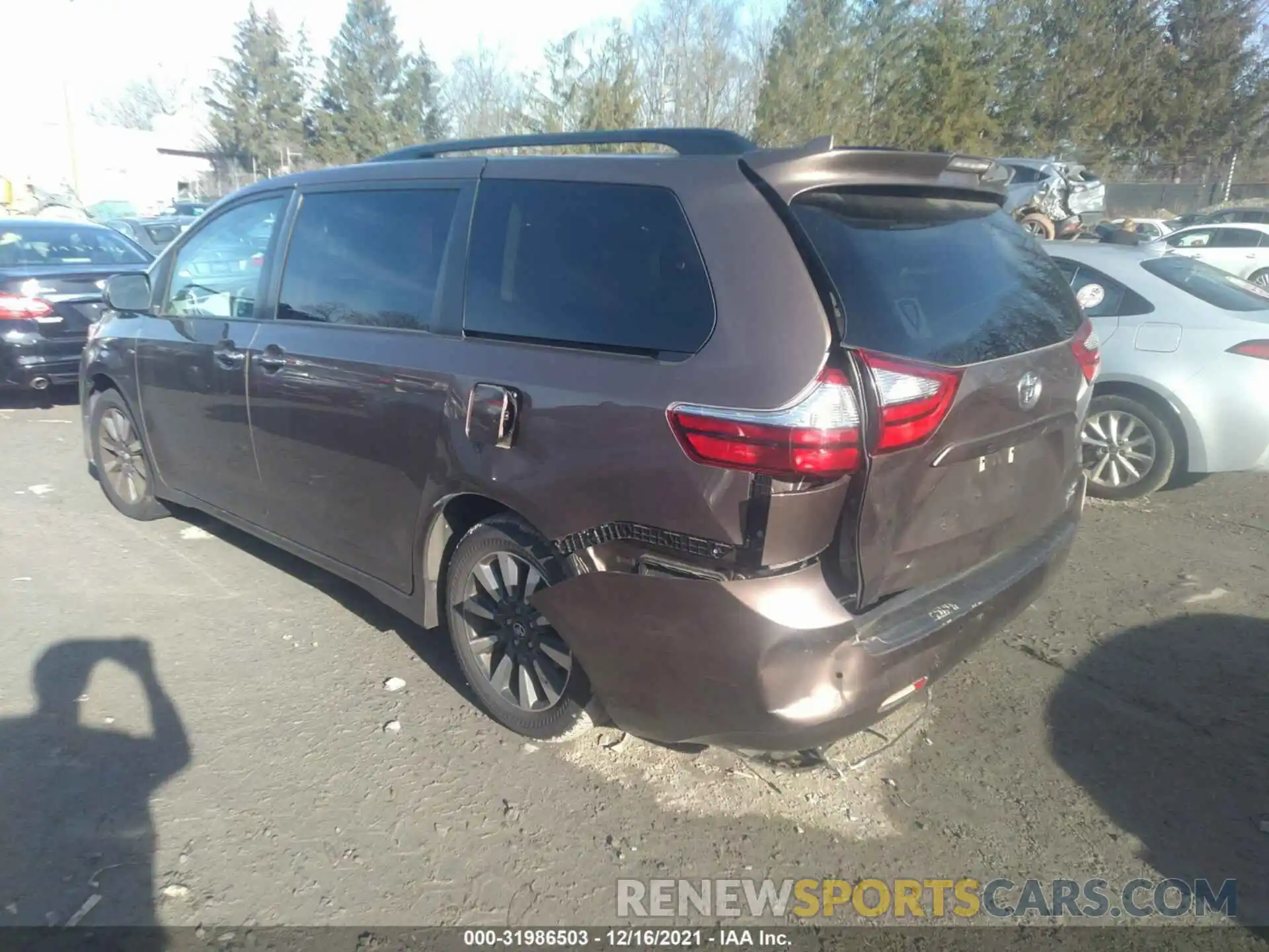 3 Фотография поврежденного автомобиля 5TDDZ3DCXKS219786 TOYOTA SIENNA 2019