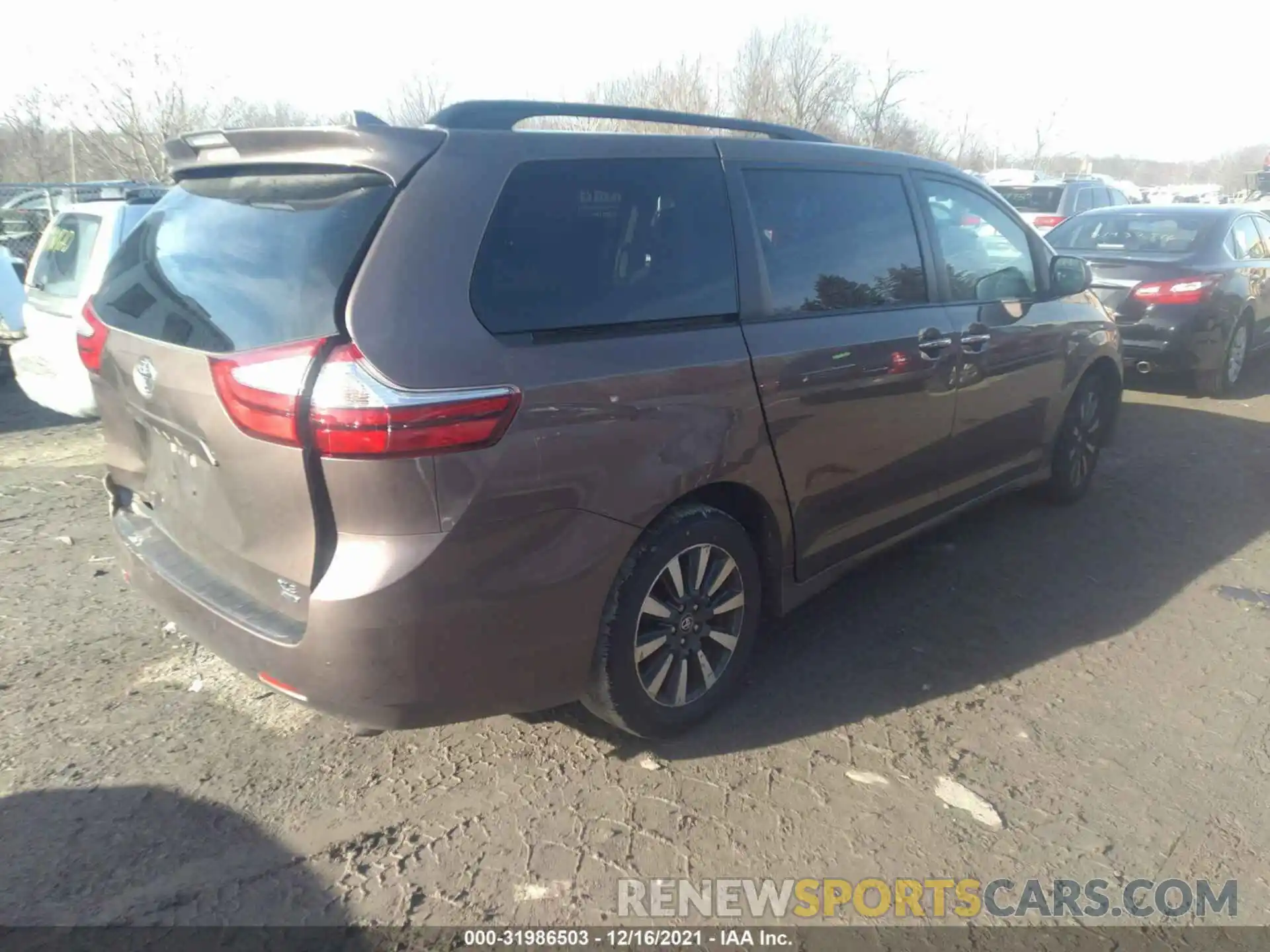 4 Фотография поврежденного автомобиля 5TDDZ3DCXKS219786 TOYOTA SIENNA 2019