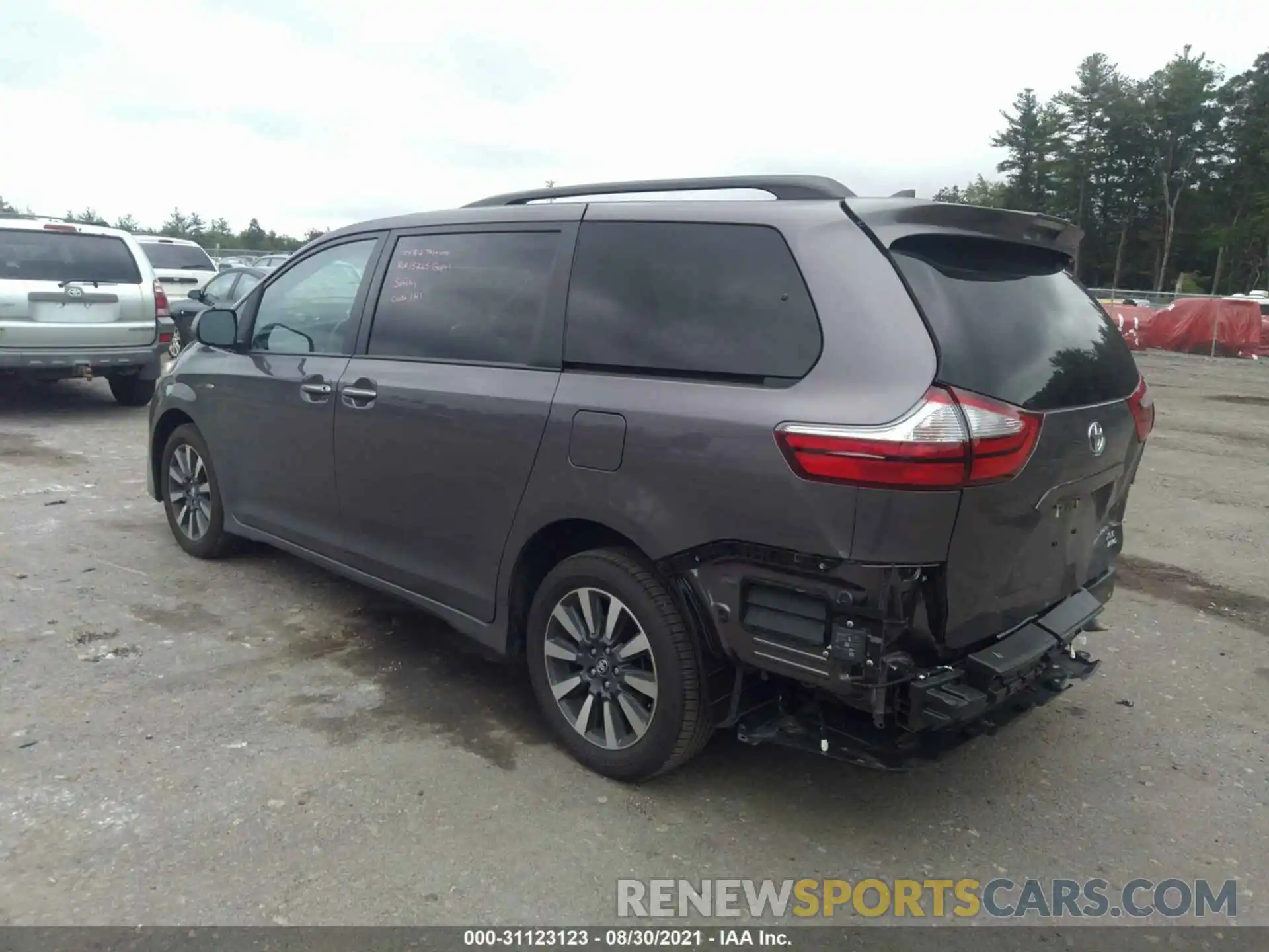 3 Photograph of a damaged car 5TDDZ3DCXKS221988 TOYOTA SIENNA 2019