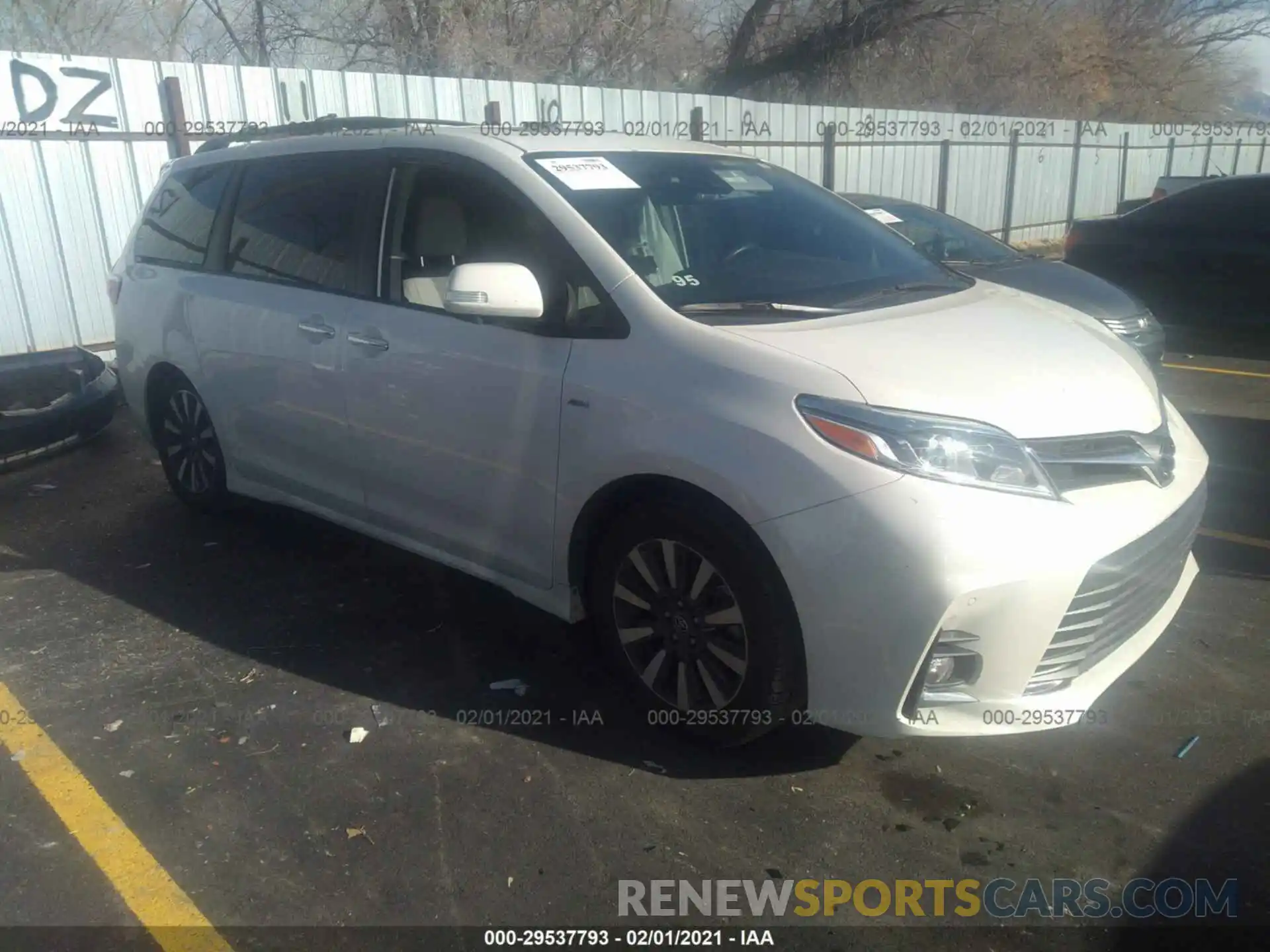 1 Photograph of a damaged car 5TDDZ3DCXKS223403 TOYOTA SIENNA 2019