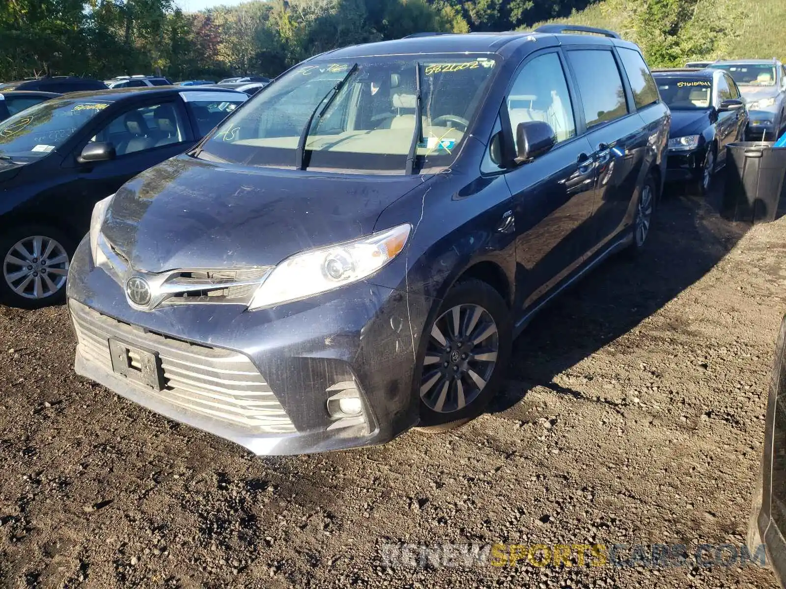 2 Фотография поврежденного автомобиля 5TDDZ3DCXKS224146 TOYOTA SIENNA 2019