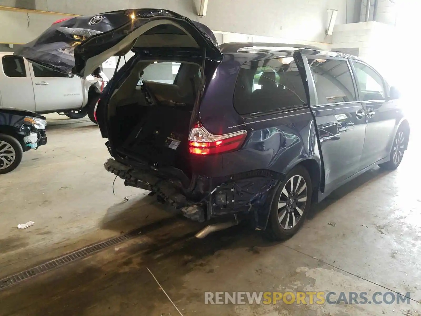 4 Фотография поврежденного автомобиля 5TDDZ3DCXKS227872 TOYOTA SIENNA 2019