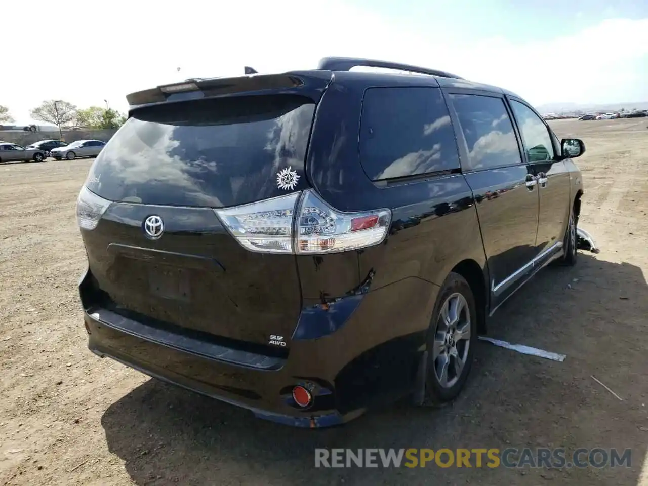 4 Фотография поврежденного автомобиля 5TDEZ3DC0KS221941 TOYOTA SIENNA 2019