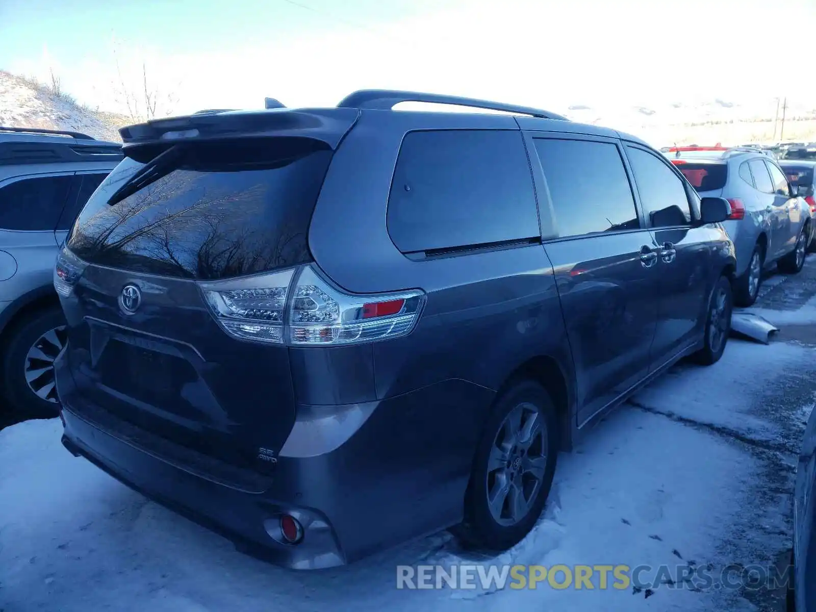 4 Фотография поврежденного автомобиля 5TDEZ3DC0KS223687 TOYOTA SIENNA 2019