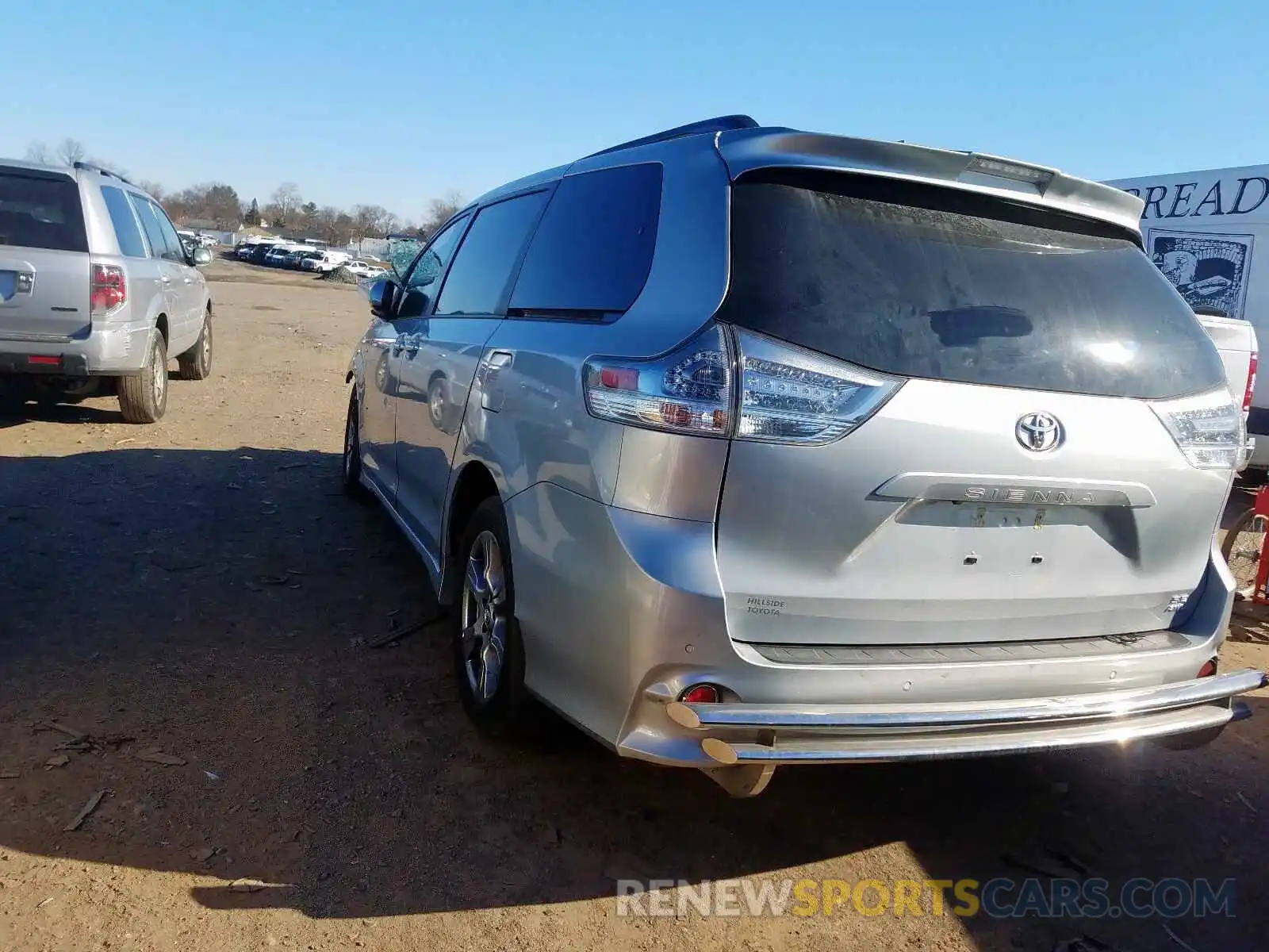 3 Photograph of a damaged car 5TDEZ3DC1KS223732 TOYOTA SIENNA 2019