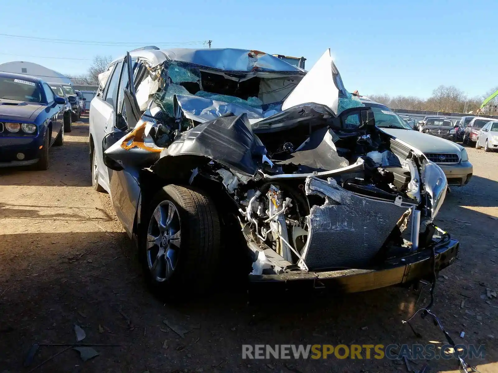 9 Photograph of a damaged car 5TDEZ3DC1KS223732 TOYOTA SIENNA 2019