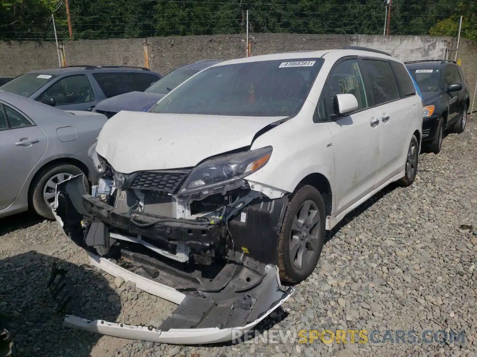 2 Photograph of a damaged car 5TDEZ3DC1KS225836 TOYOTA SIENNA 2019