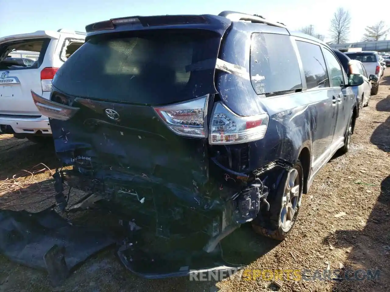 4 Фотография поврежденного автомобиля 5TDEZ3DC2KS210276 TOYOTA SIENNA 2019