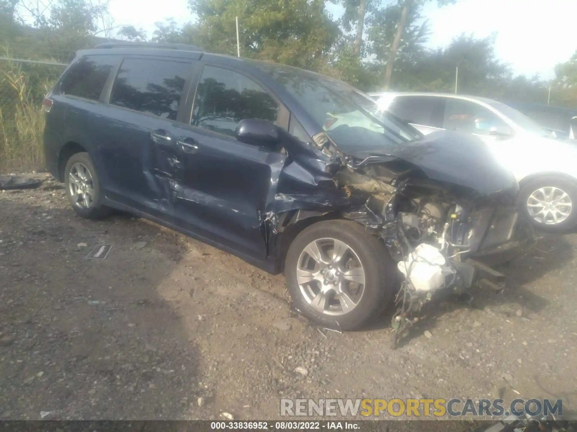 1 Photograph of a damaged car 5TDEZ3DC6KS212760 TOYOTA SIENNA 2019