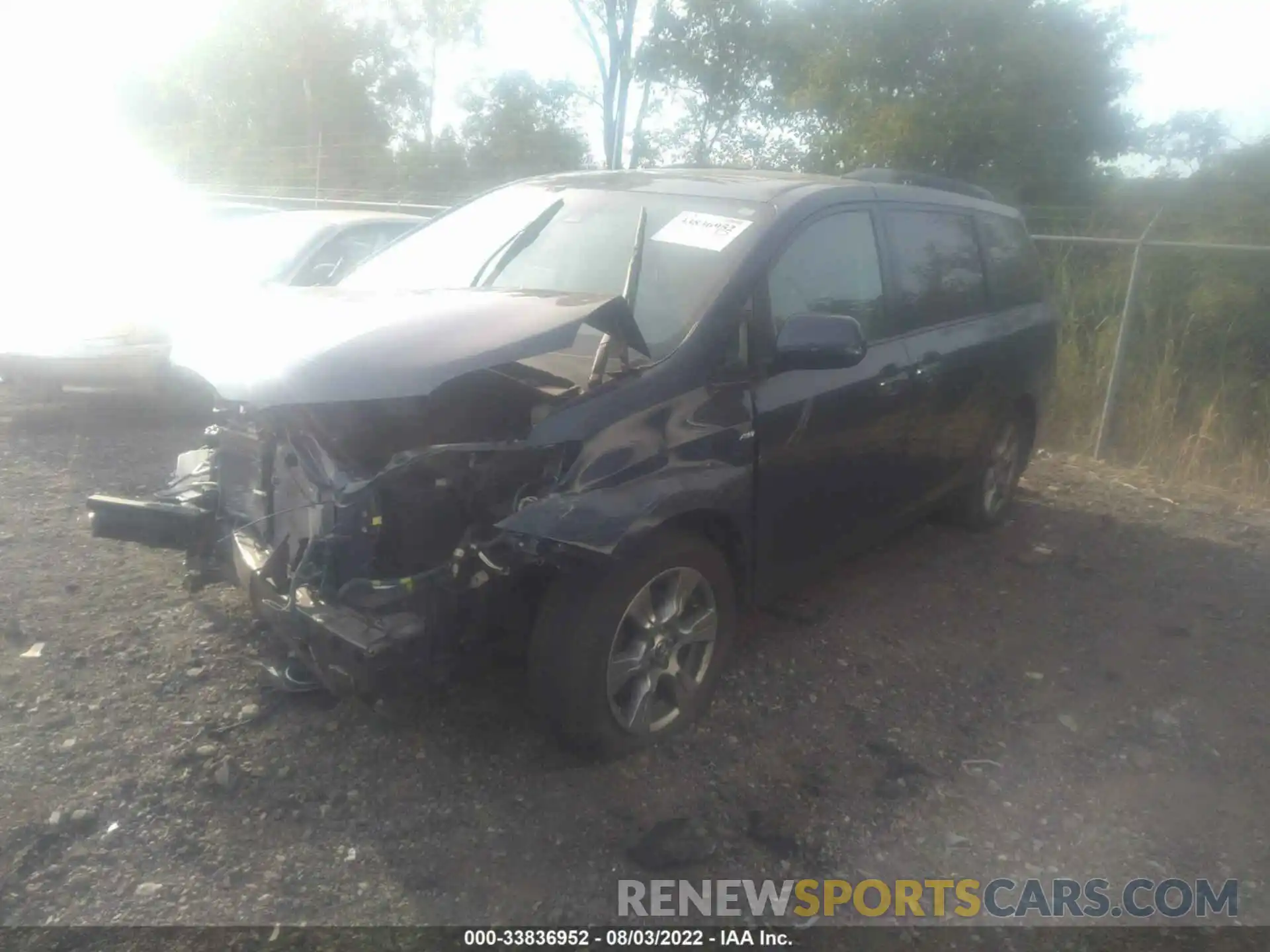 2 Photograph of a damaged car 5TDEZ3DC6KS212760 TOYOTA SIENNA 2019