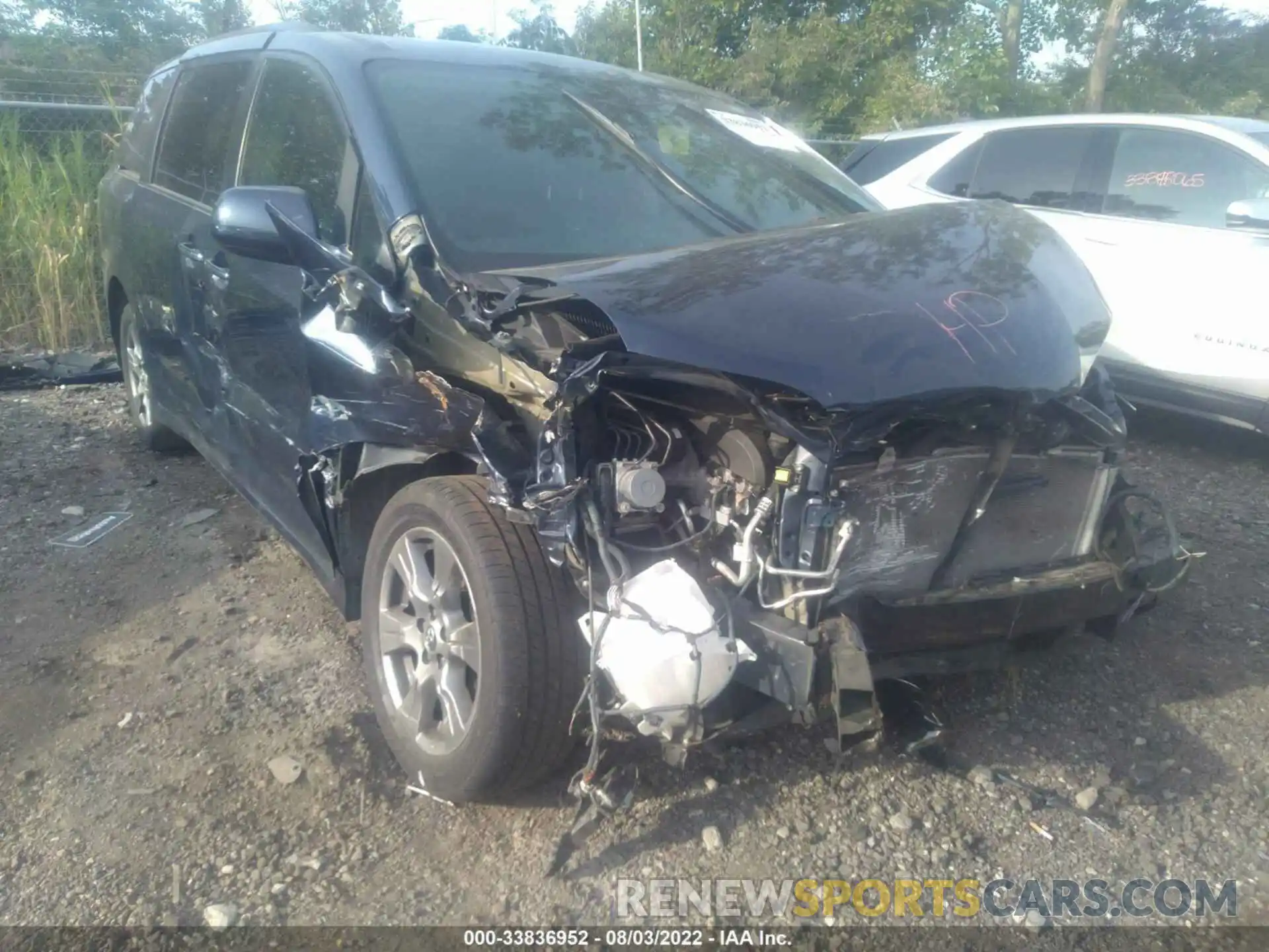 6 Photograph of a damaged car 5TDEZ3DC6KS212760 TOYOTA SIENNA 2019