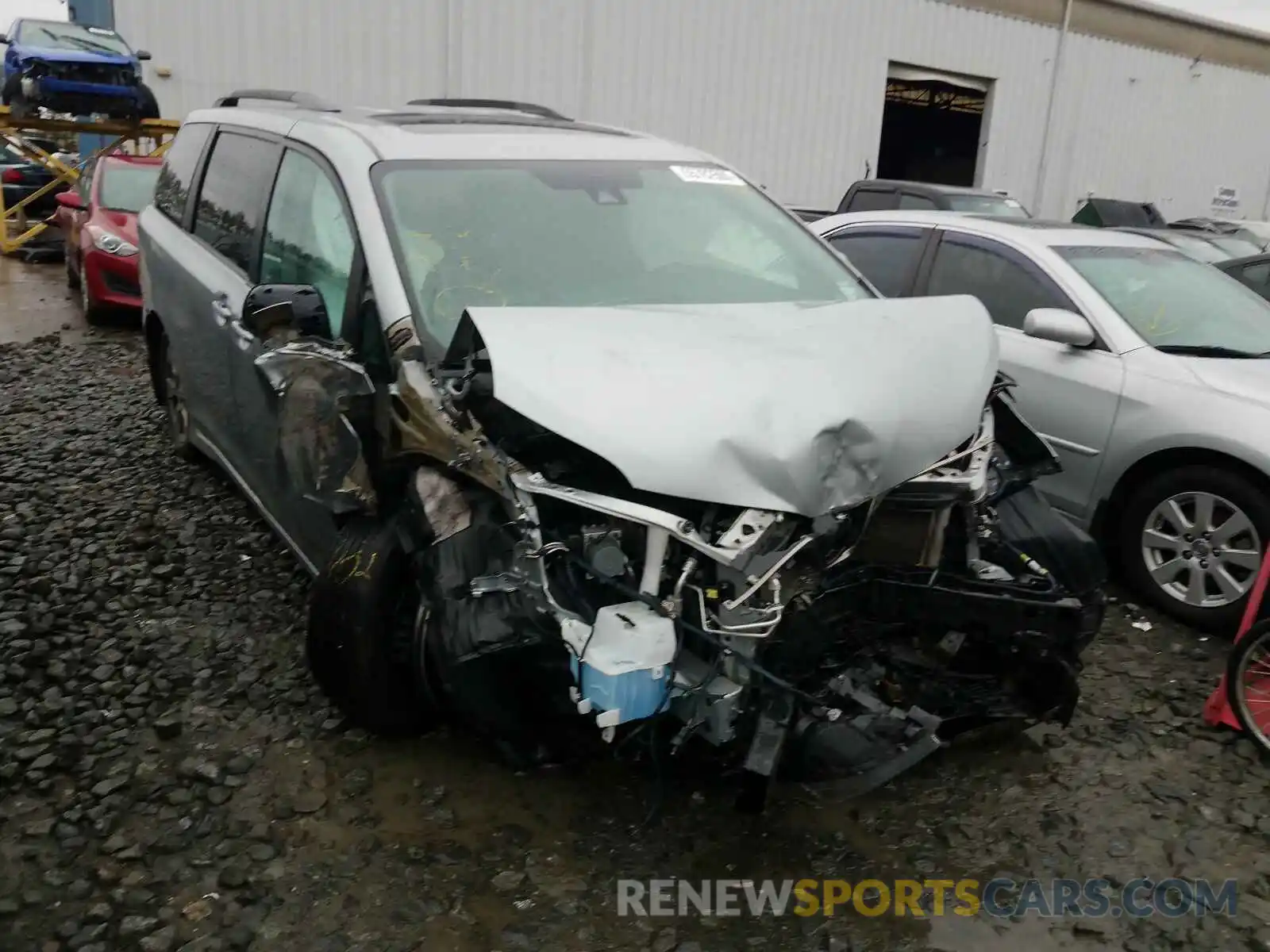 1 Photograph of a damaged car 5TDEZ3DC6KS213360 TOYOTA SIENNA 2019