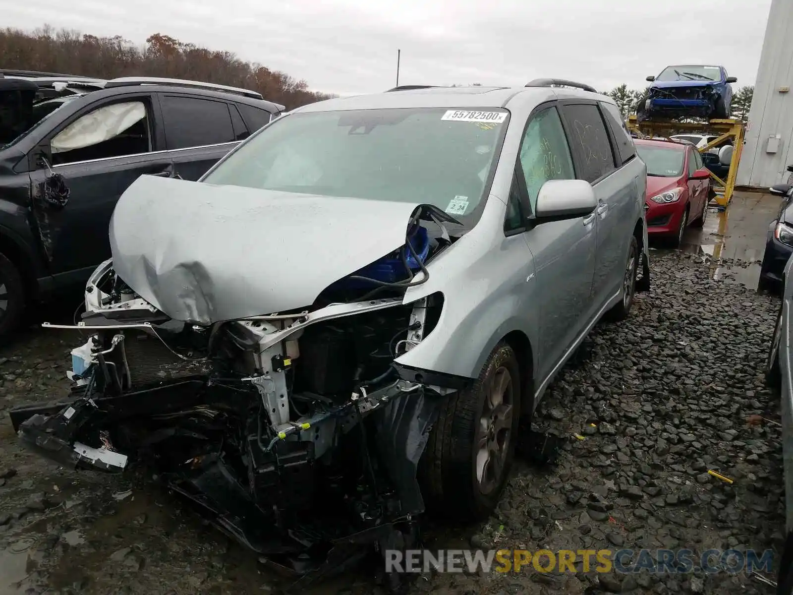 2 Photograph of a damaged car 5TDEZ3DC6KS213360 TOYOTA SIENNA 2019