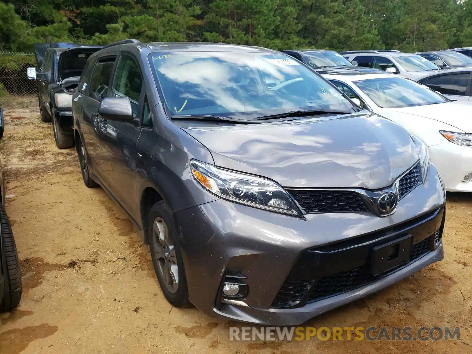 1 Photograph of a damaged car 5TDEZ3DC6KS215464 TOYOTA SIENNA 2019