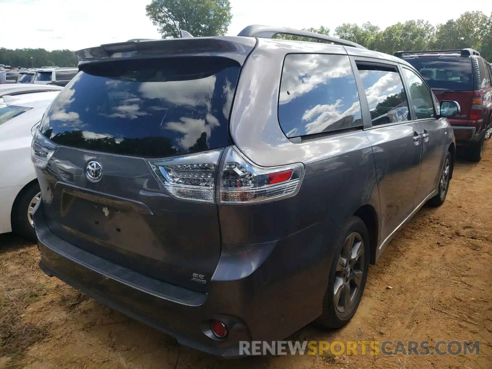 4 Фотография поврежденного автомобиля 5TDEZ3DC6KS215464 TOYOTA SIENNA 2019