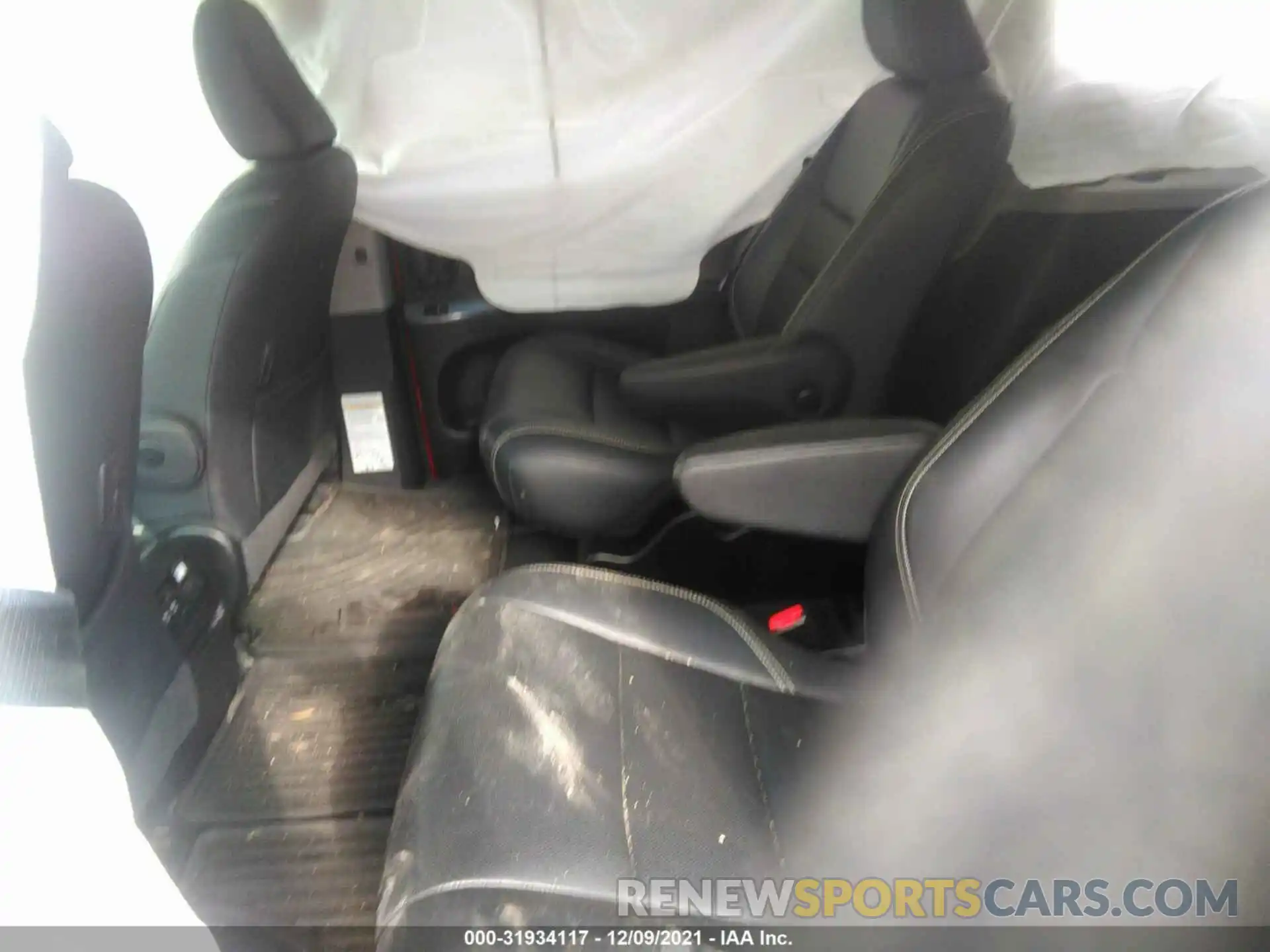 8 Фотография поврежденного автомобиля 5TDEZ3DC6KS216159 TOYOTA SIENNA 2019