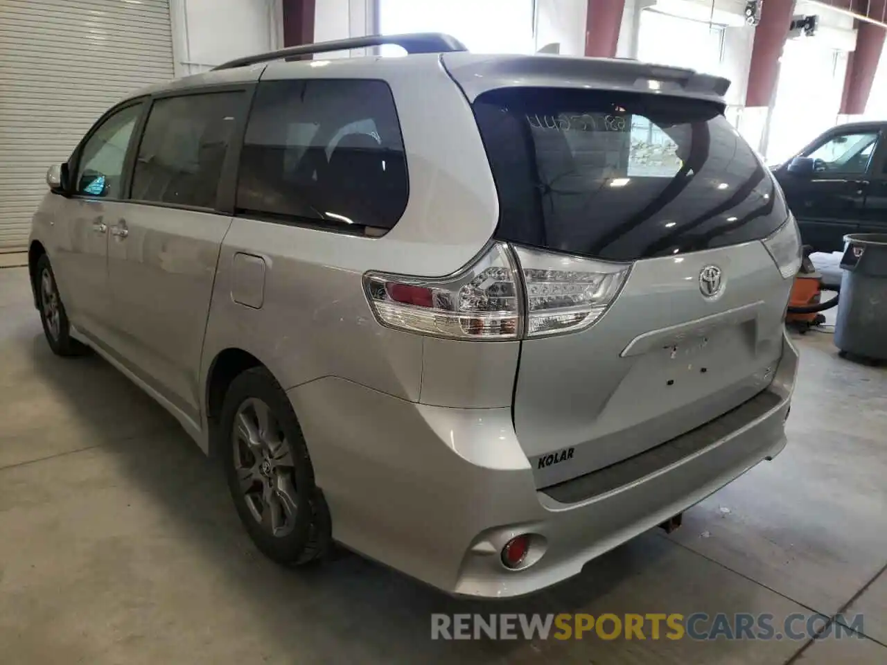 3 Фотография поврежденного автомобиля 5TDEZ3DC7KS215862 TOYOTA SIENNA 2019