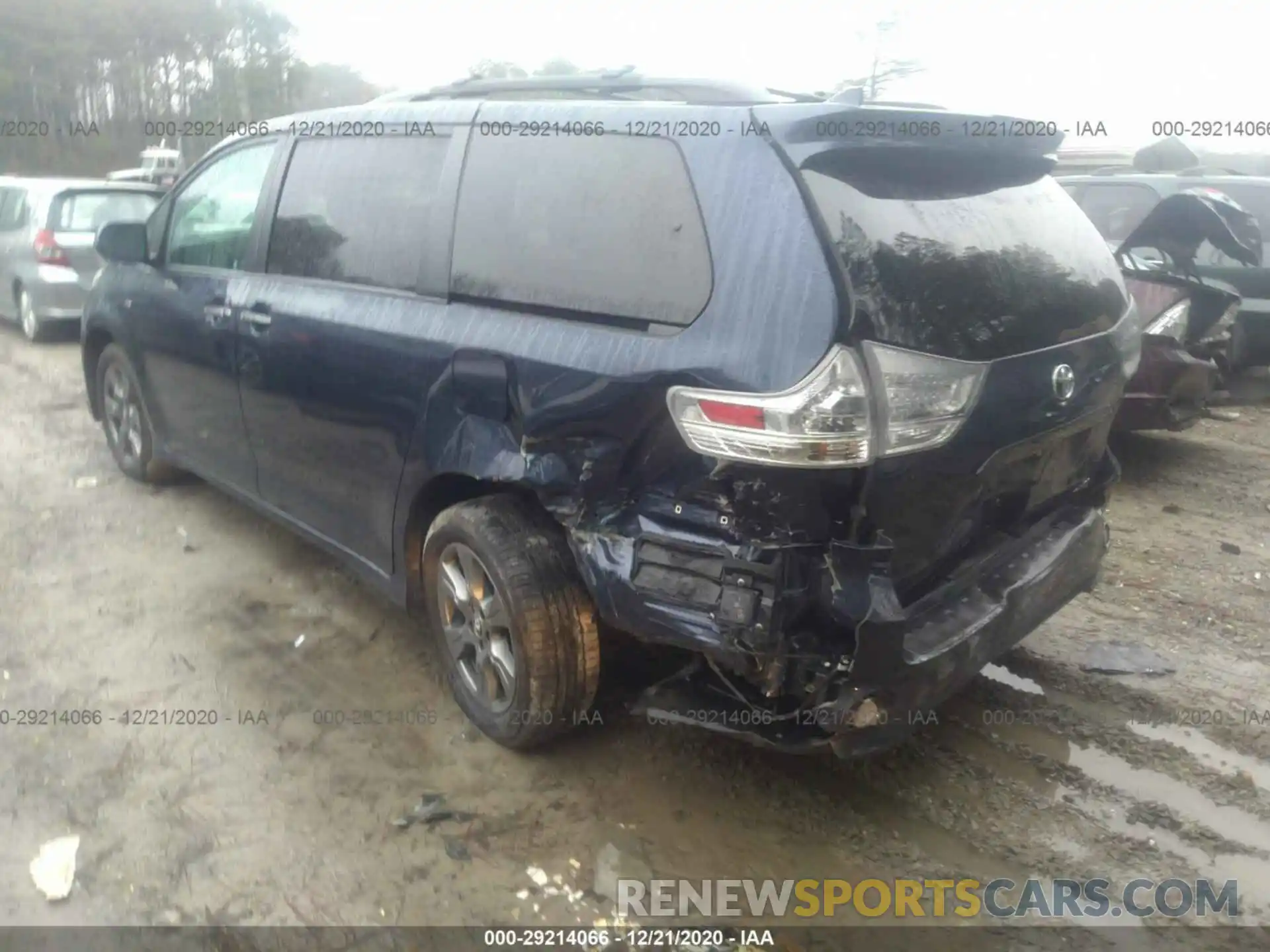 3 Фотография поврежденного автомобиля 5TDEZ3DC8KS215840 TOYOTA SIENNA 2019