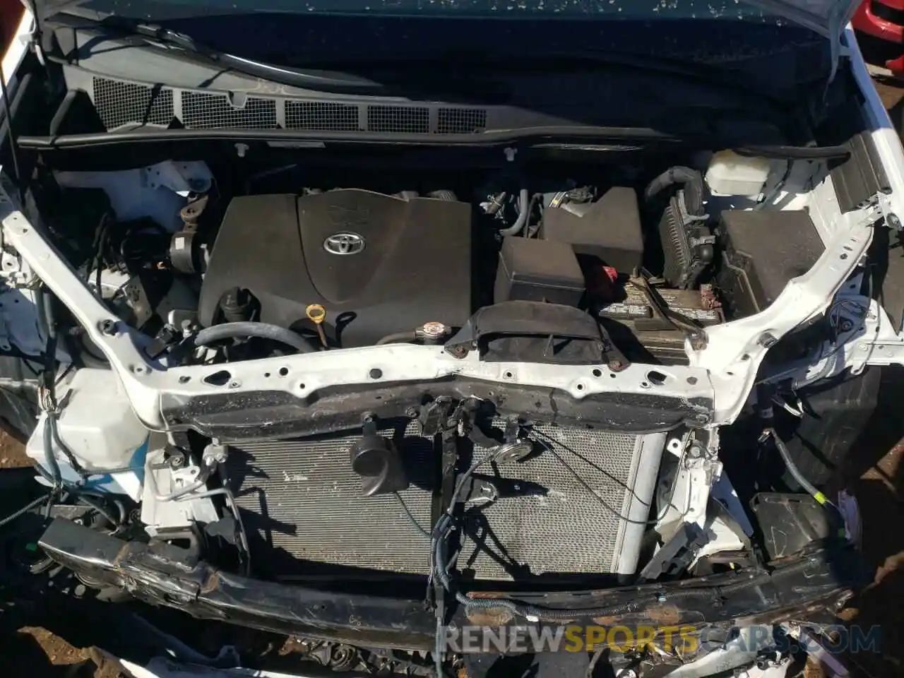 12 Photograph of a damaged car 5TDEZ3DCXKS213121 TOYOTA SIENNA 2019