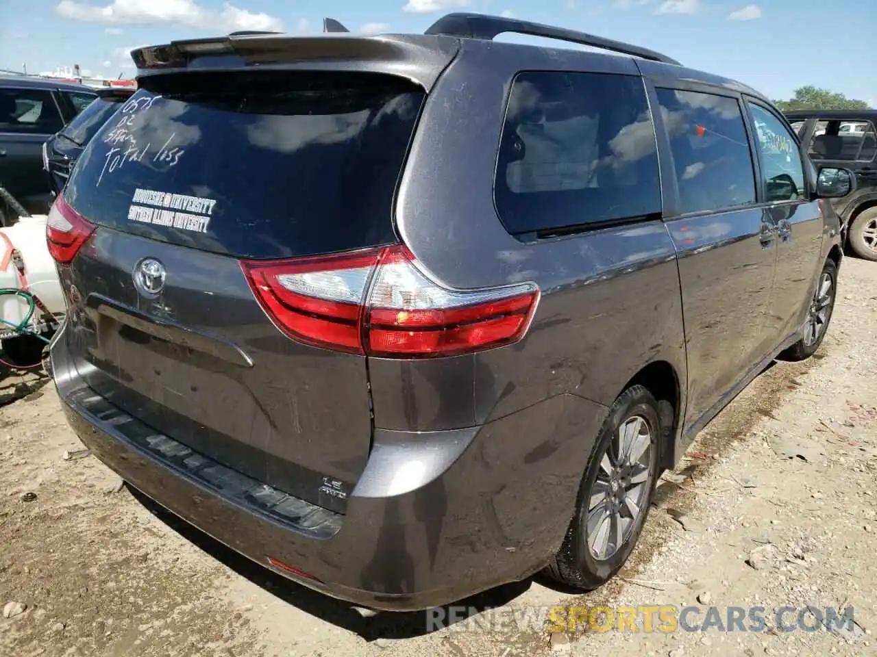 4 Photograph of a damaged car 5TDJZ3DC0KS227916 TOYOTA SIENNA 2019