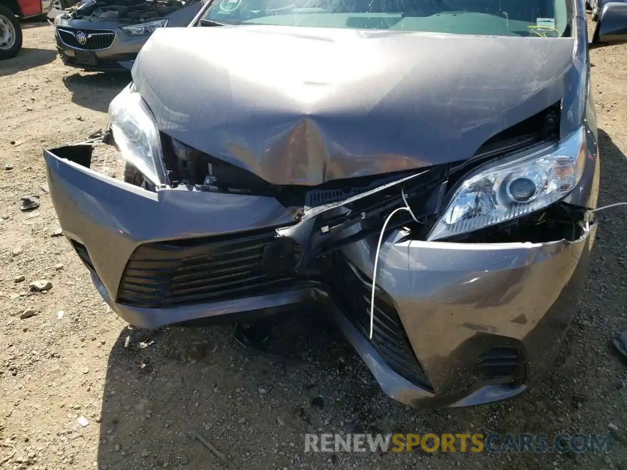 9 Photograph of a damaged car 5TDJZ3DC0KS227916 TOYOTA SIENNA 2019