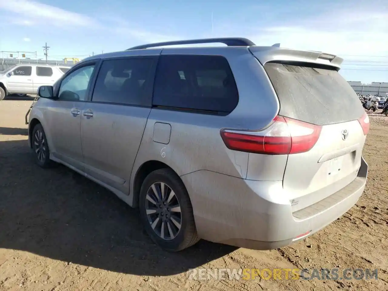 3 Фотография поврежденного автомобиля 5TDJZ3DC1KS210297 TOYOTA SIENNA 2019