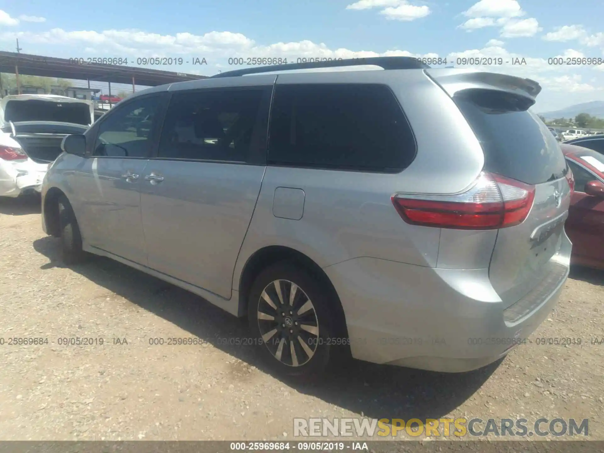 3 Photograph of a damaged car 5TDJZ3DC1KS219730 TOYOTA SIENNA 2019